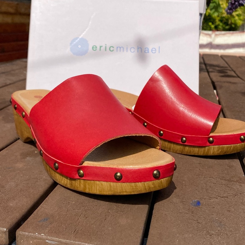 NIB: size 40 Red clog sandals
